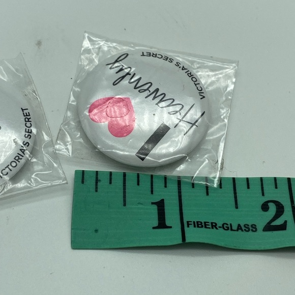 🔥5 for $20🔥 THREE Rare Collectible Victoria’s Secret Button Pins - SEALED - Picture 7 of 8